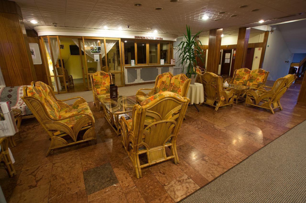 Matyas Kiraly Gyogy- Es Wellness Hotel ไฮจ์ดุสโซบอสโล ภายนอก รูปภาพ